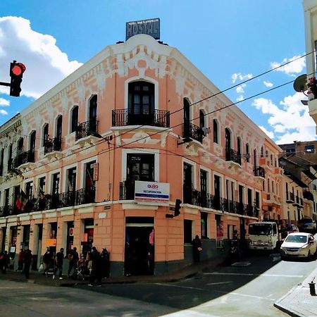 Hostal Latitud Ecuem Quito Esterno foto