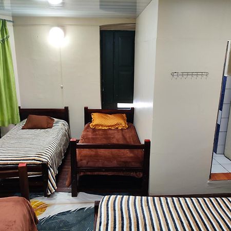 Hostal Latitud Ecuem Quito Esterno foto