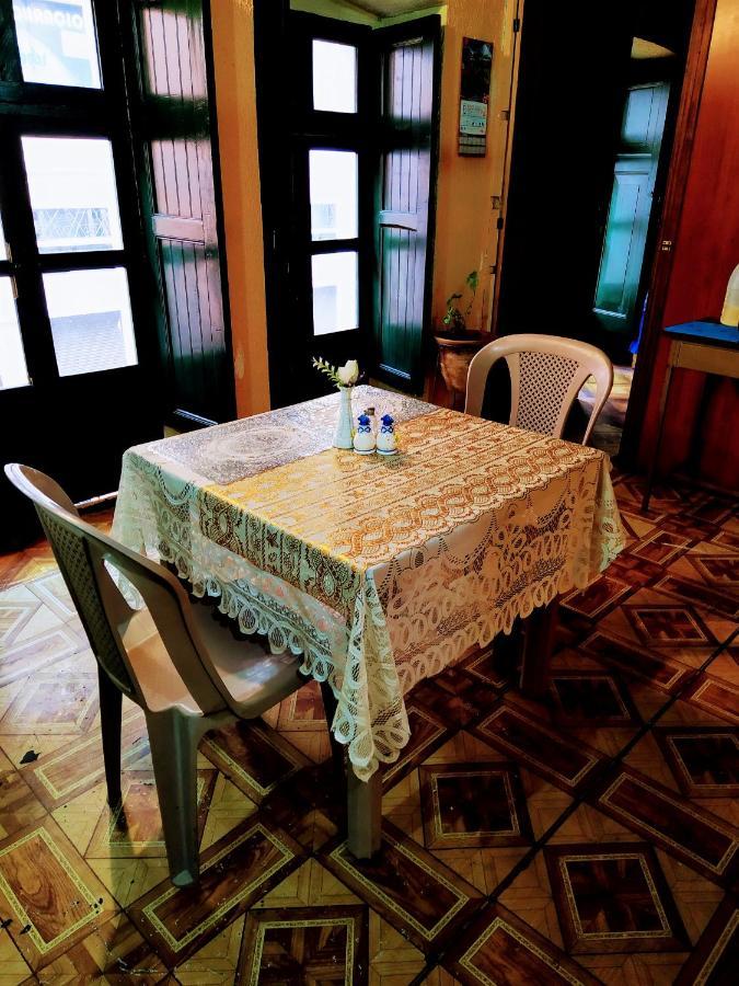 Hostal Latitud Ecuem Quito Esterno foto