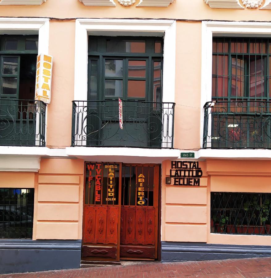Hostal Latitud Ecuem Quito Esterno foto