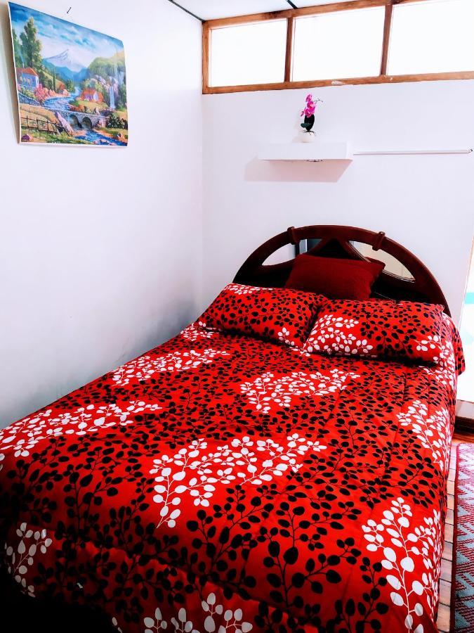Hostal Latitud Ecuem Quito Esterno foto