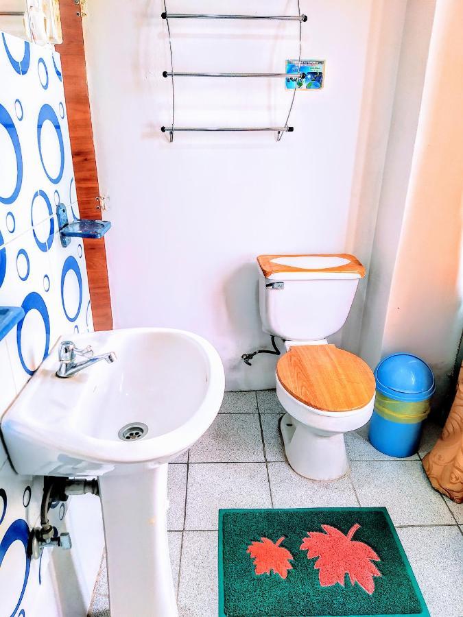 Hostal Latitud Ecuem Quito Esterno foto