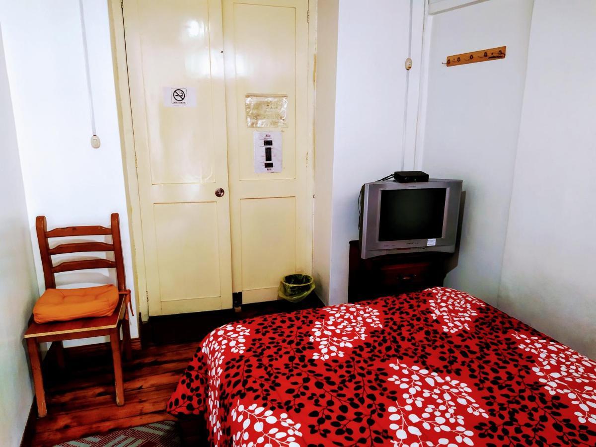 Hostal Latitud Ecuem Quito Esterno foto
