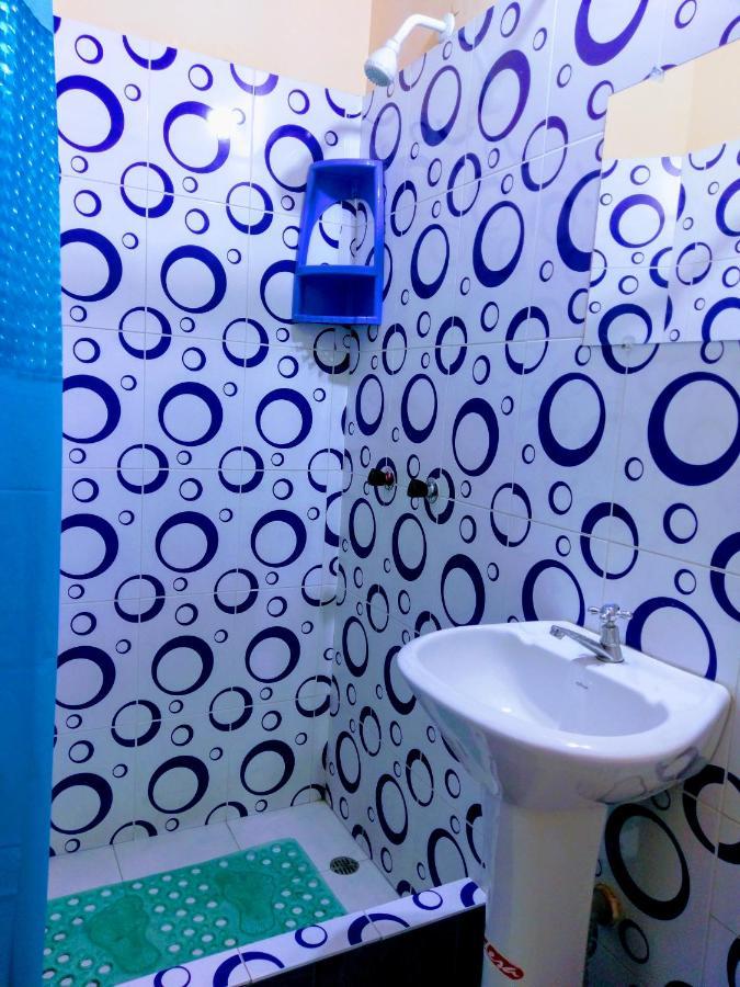 Hostal Latitud Ecuem Quito Esterno foto