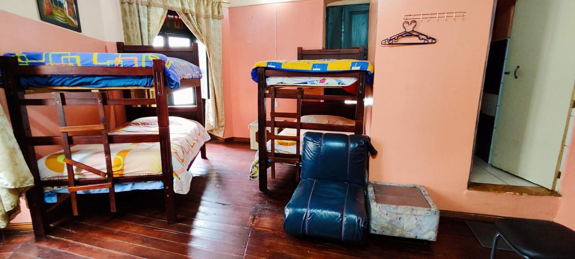 Hostal Latitud Ecuem Quito Esterno foto